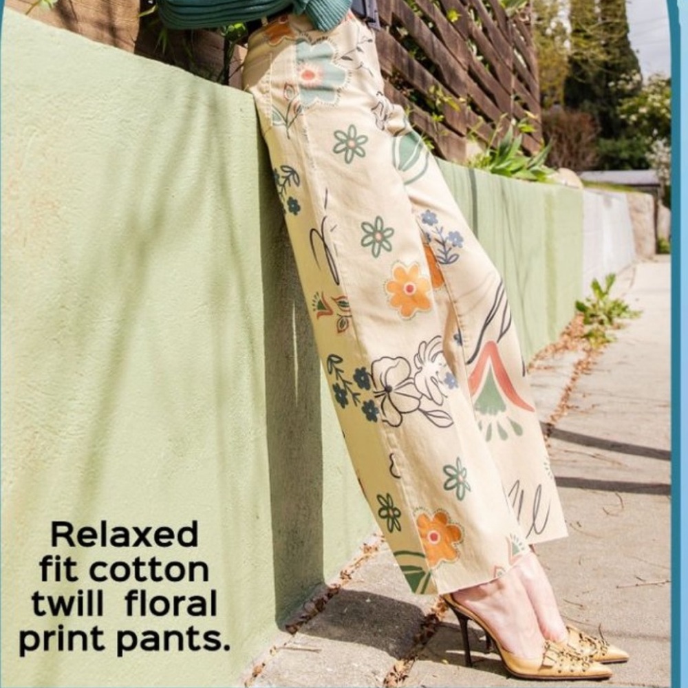 Easel Beige In Bloom Floral Pants NWT size Small